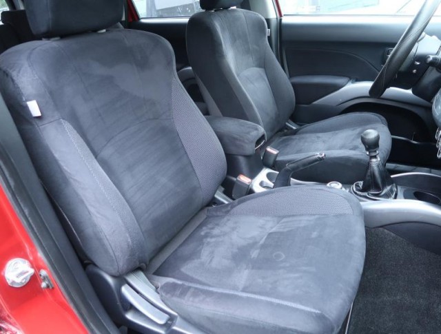 Mitsubishi Outlander  2.0 DI-D Intense