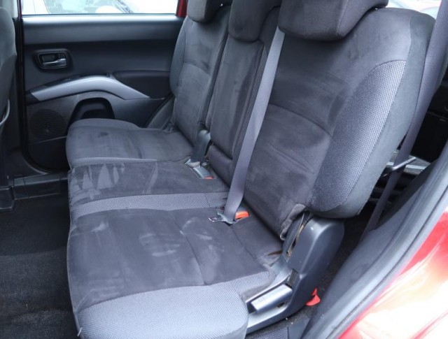 Mitsubishi Outlander  2.0 DI-D Intense