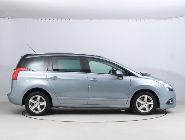 Peugeot 5008  1.6 THP 