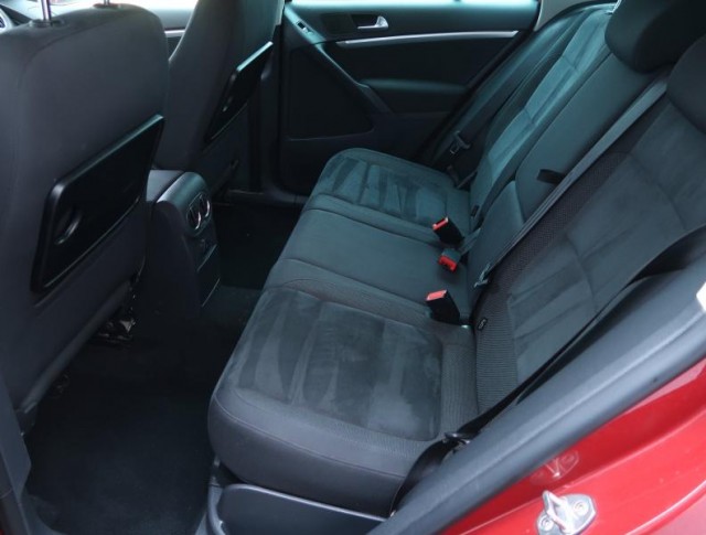 Volkswagen Tiguan  2.0 TDI 