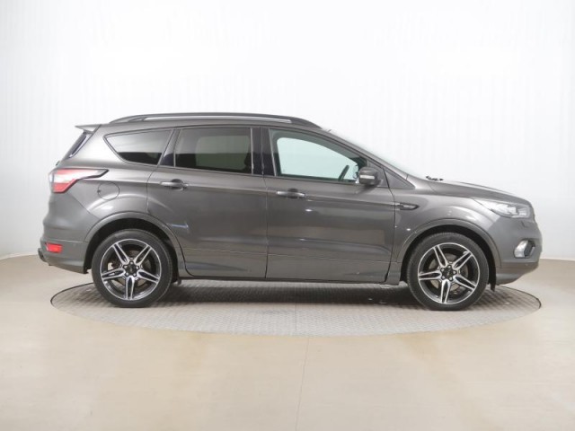 Ford Kuga  2.0 TDCi ST-Line