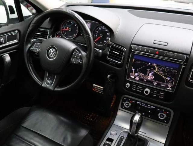 Volkswagen Touareg  3.0 TDI R-Line