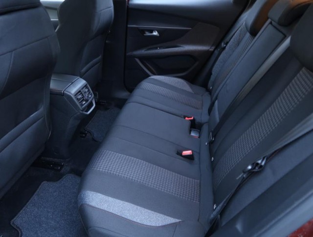 Peugeot 3008  1.5 BlueHDi 