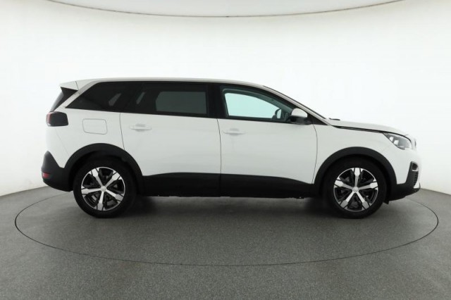 Peugeot 5008  1.5 BlueHDi 