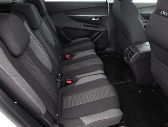 Peugeot 5008  1.5 BlueHDi 