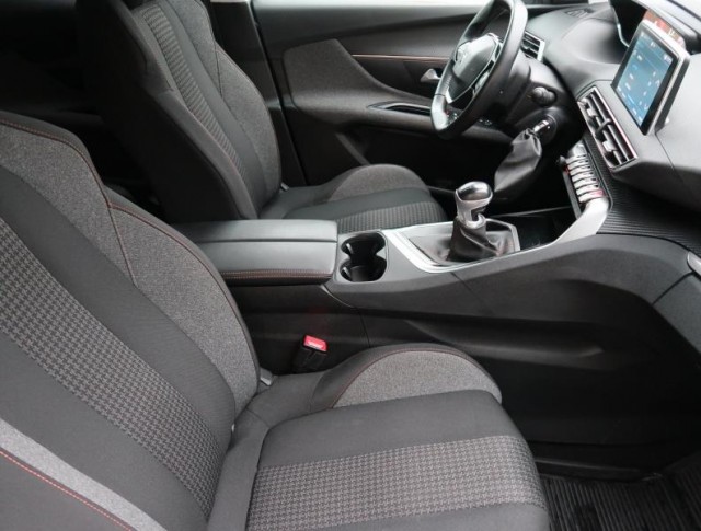 Peugeot 3008  1.5 BlueHDi Active