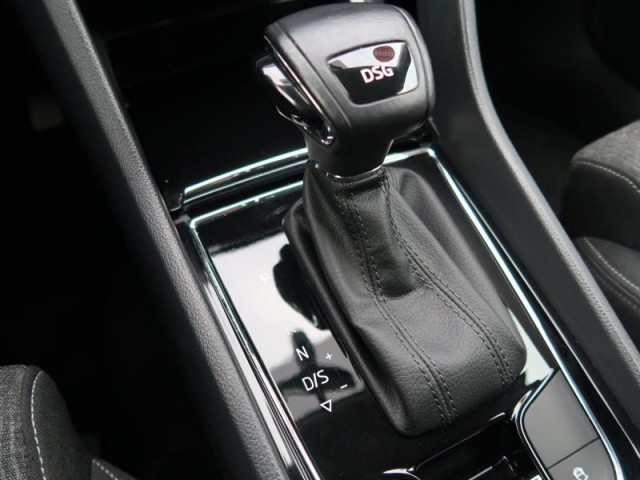 Škoda Karoq  1.5 TSI 