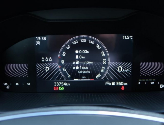 Škoda Karoq  1.5 TSI Fresh