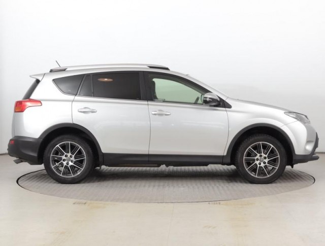 Toyota RAV 4  2.0 D-4D 