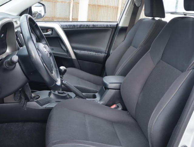 Toyota RAV 4  2.0 D-4D 