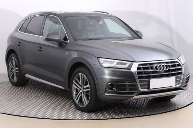 Audi Q5  2.0 TDI S line