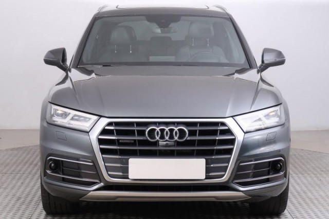 Audi Q5  2.0 TDI S line