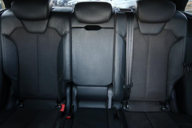 Audi Q5  2.0 TDI S line