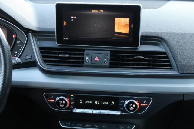 Audi Q5  2.0 TDI S line