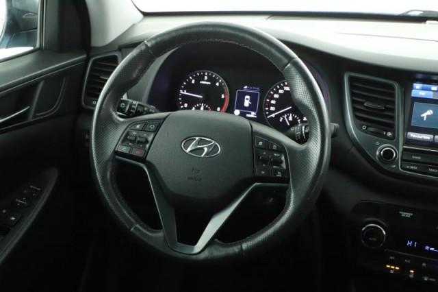 Hyundai Tucson  1.7 CRDi Trikolor