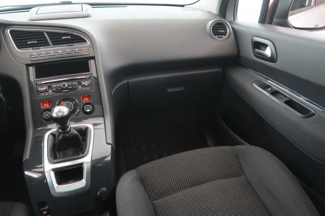 Peugeot 5008  2.0 BlueHDi 