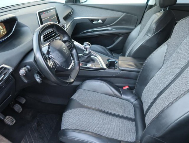 Peugeot 5008  PureTech 130 Active