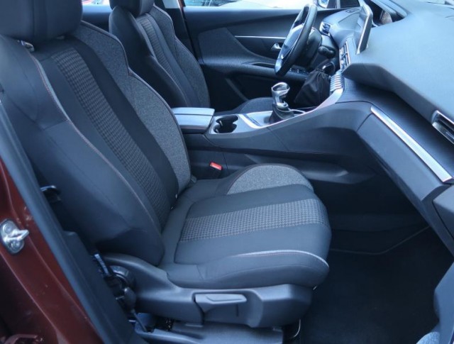 Peugeot 3008  1.2 PureTech 