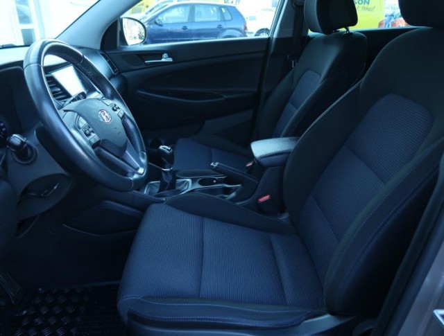 Hyundai Tucson  2.0 CRDi 