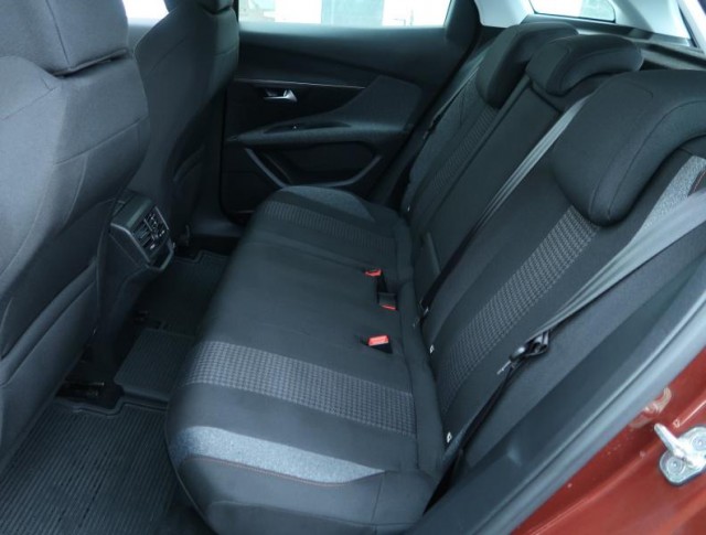 Peugeot 3008  1.5 BlueHDi Active
