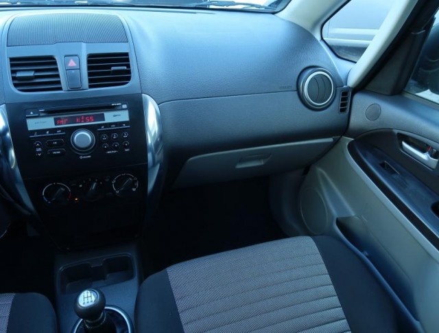 Suzuki SX4  1.6 VVT GL/AC