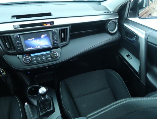 Toyota RAV 4  2.0 D-4D Active
