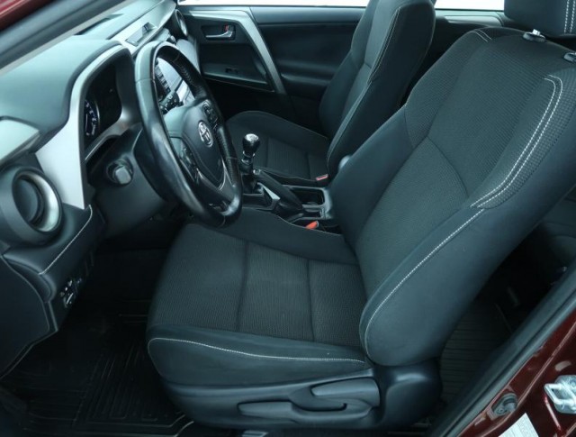 Toyota RAV 4  2.0 D-4D Active