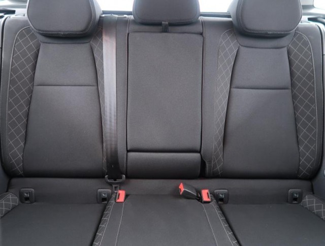 Škoda Karoq  1.0 TSI Ambition