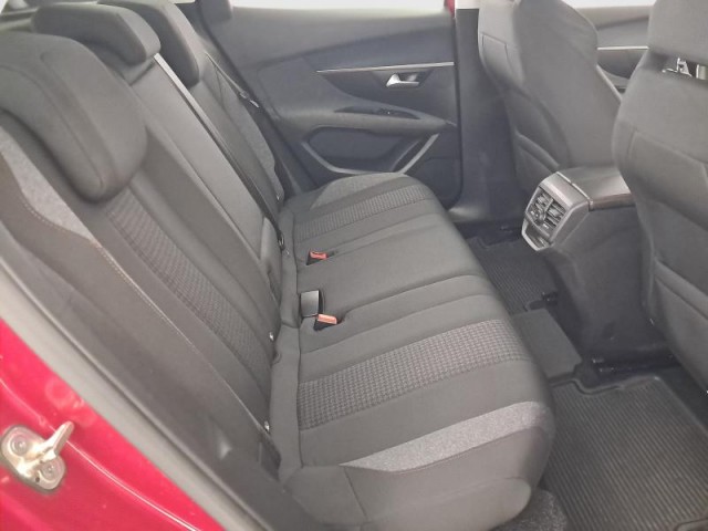 Peugeot 3008  1.5 BlueHDi 