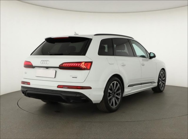 Audi Q7  50 TDI S-line