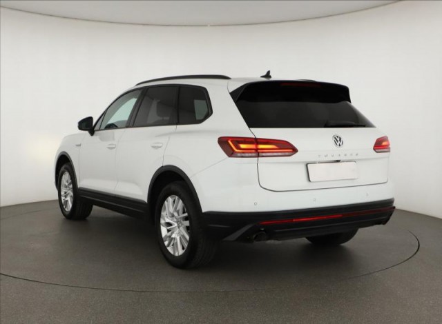 Volkswagen Touareg  3.0 TDI 