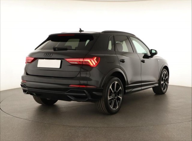 Audi Q3  35 TFSI S-Line