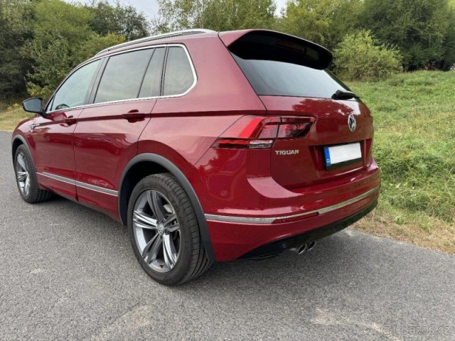 Volkswagen Tiguan Highline + R-Line TSI 4x4 DSG