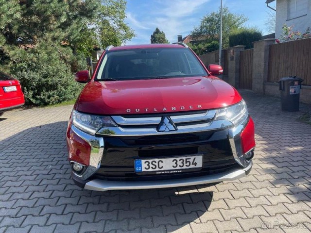 Mitsubishi Outlander 2,0   benzín, serviska