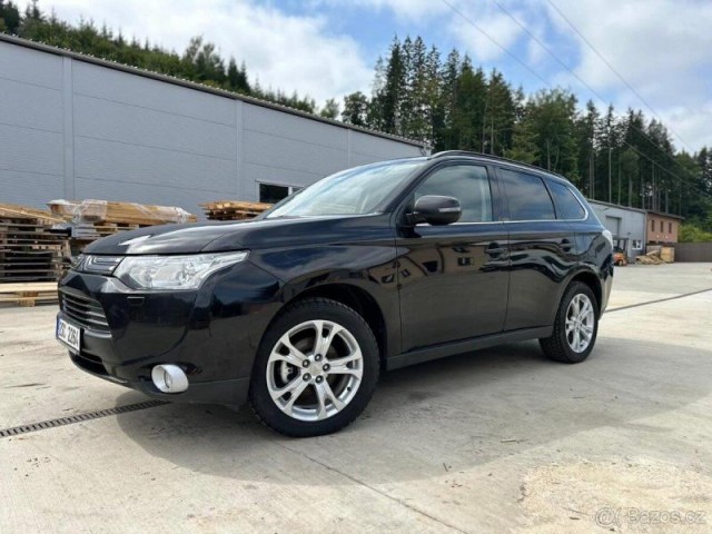 Mitsubishi Outlander 2,2   Intense 2.2Di-D,4WD,manu