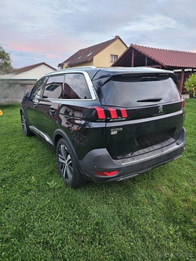 Peugeot 5008 2,0   Peugeot 5008 GT line