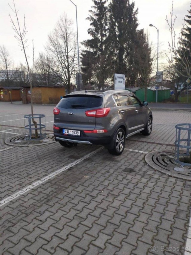 Kia Sportage 2,0   Prodam Kia Sportage