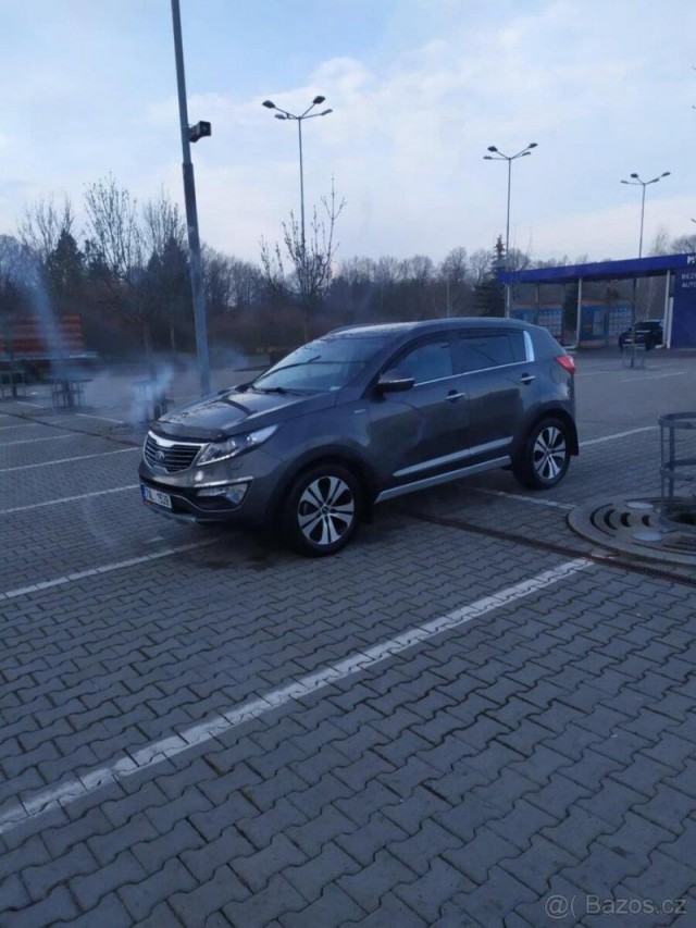 Kia Sportage 2,0   Prodam Kia Sportage