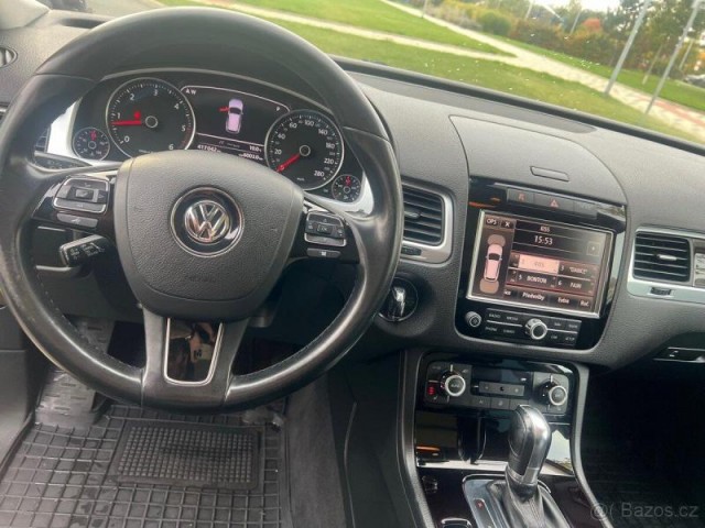 Volkswagen Touareg 3,0   Volkswagen Touareg V6