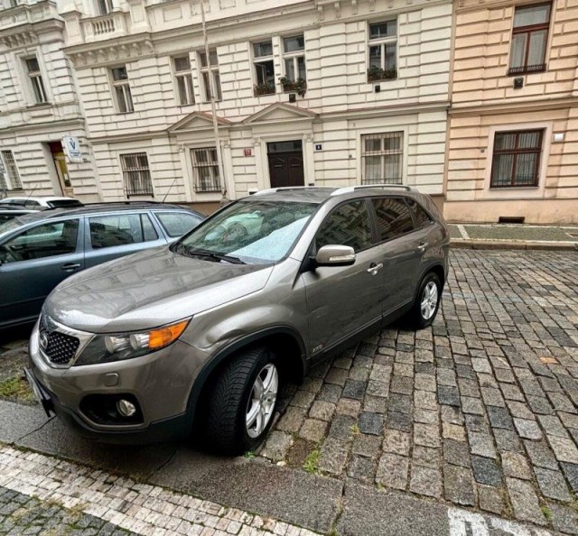 Kia Sorento 2,2   Kia Sorento CRDI