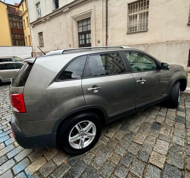 Kia Sorento 2,2   Kia Sorento CRDI