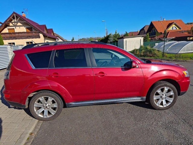 Mitsubishi Outlander 2,0   Di-D,4x4,Aut.,Kůže,7míst