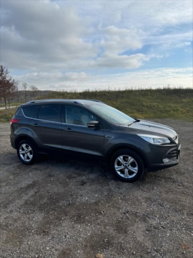 Ford Kuga 1,5   ZIMNÍ SADA ALU KOL ZDARM