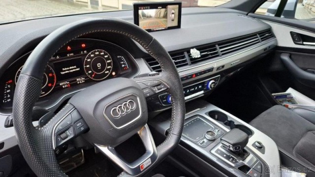 Audi Q7 S-line, 210kw, Matrix světla,