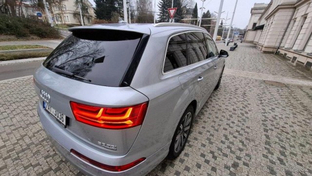 Audi Q7 S-line, 210kw, Matrix světla,