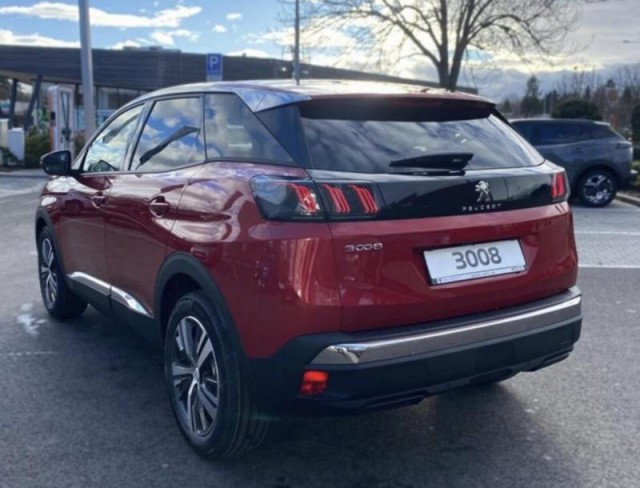 Peugeot 3008 1,5   96kW Allure, manuál 6 ry