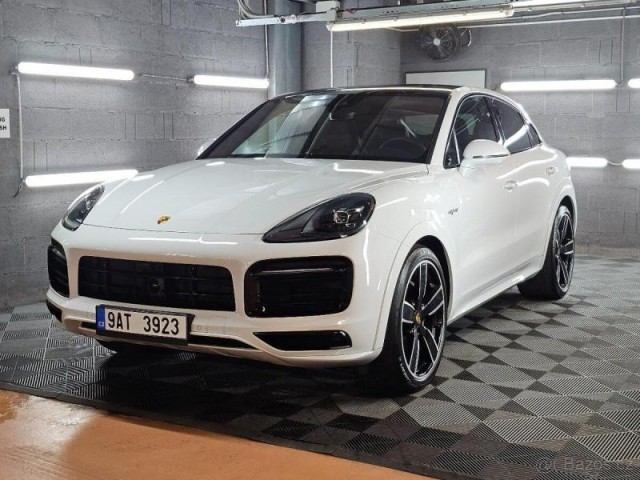 Porsche Cayenne E-Hybrid Sport Paket R22 Panor