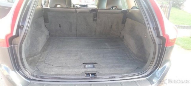 Volvo XC60 2,4   diesel 4x4, AWD 5D