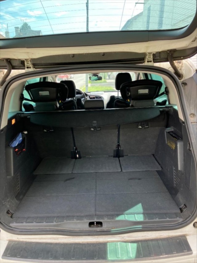 Peugeot 5008 2,0   HDi 110 kW, r.v. 2015, s