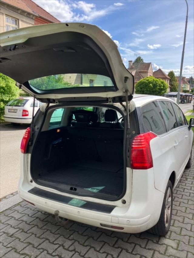 Peugeot 5008 2,0   HDi 110 kW, r.v. 2015, s